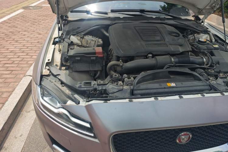 Used Jaguar XFL 2018 XFL 2.0T 250 PS Premium Edition Engine Bay Right