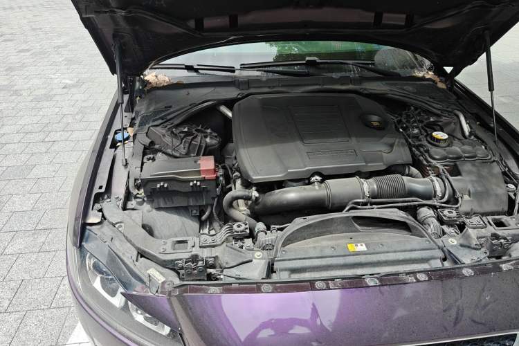 Used Jaguar XFL 2018 XFL 2.0T 200PS Elite Edition Engine Bay Right