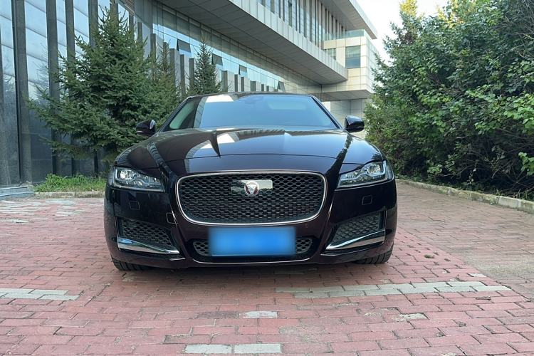 Used Jaguar XFL 2018 XFL 2.0T 250 PS Premium Edition Exterior 1