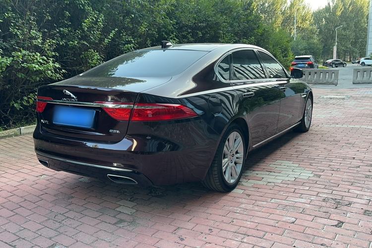 Used Jaguar XFL 2018 XFL 2.0T 250 PS Premium Edition Exterior 3