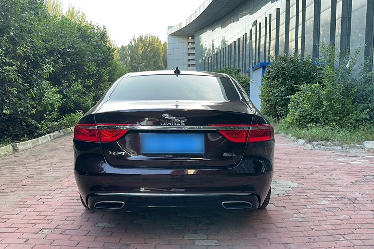 Used Jaguar XFL 2018 XFL 2.0T 250 PS Premium Edition Exterior 4