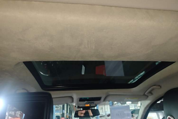Used Jaguar XFL 2018 XFL 2.0T 250 PS Premium Edition Headliner