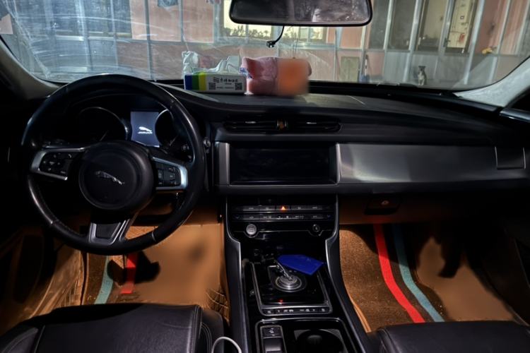 Used Jaguar XFL 2018 XFL 2.0T 200PS Luxury Edition Interior 1