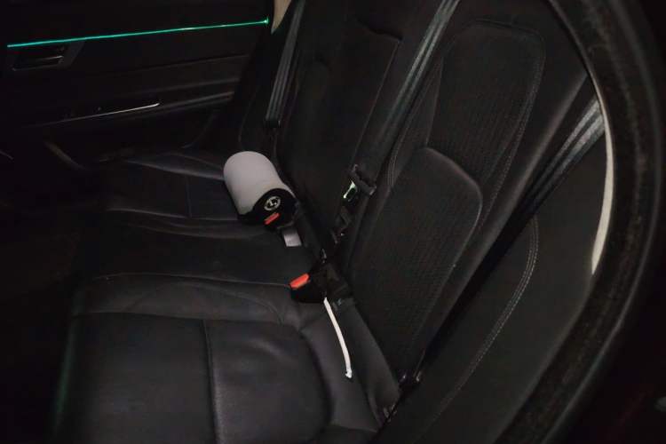 Used Jaguar XFL 2018 XFL 2.0T 250 PS Premium Edition Left Rear Seat