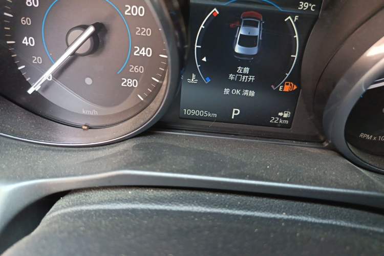 Used Jaguar XFL 2018 XFL 2.0T 200PS Elite Edition Odometer Close Up