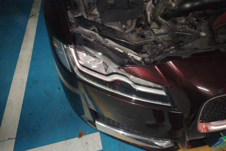 Used Jaguar XFL 2018 XFL 2.0T 250 PS Premium Edition Right Front Headlight