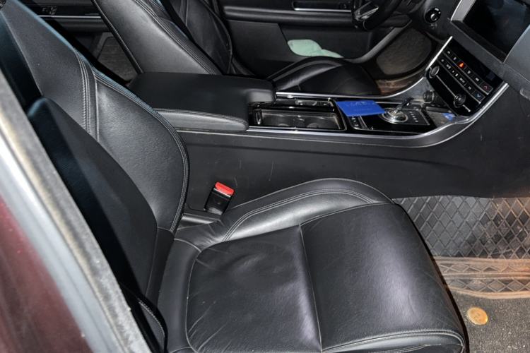 Used Jaguar XFL 2018 XFL 2.0T 200PS Luxury Edition Right Front Seat