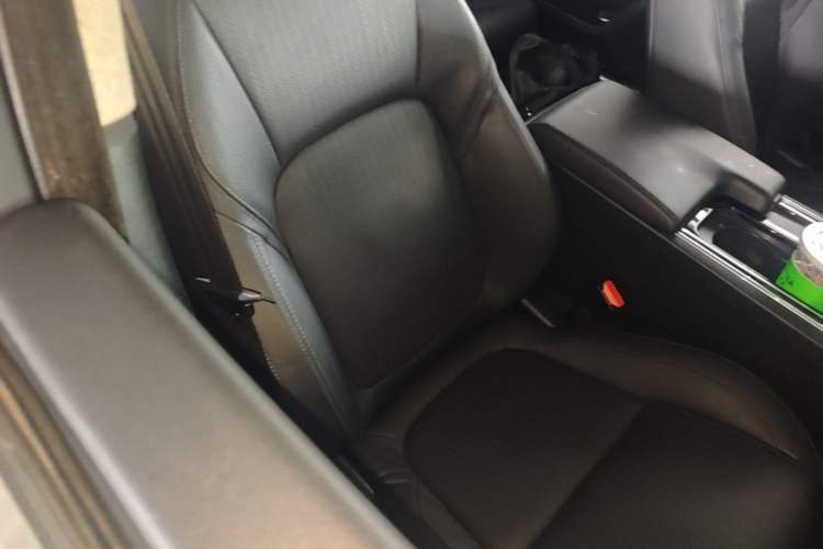 Used Jaguar XFL 2018 XFL 2.0T 250 PS Premium Edition Right Front Seat