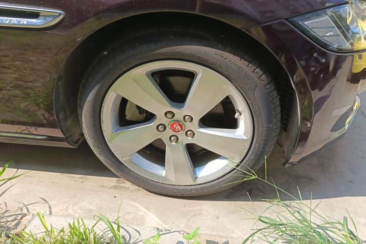 Used Jaguar XFL 2018 XFL 2.0T 200PS Elite Edition Right Front Wheel Hub