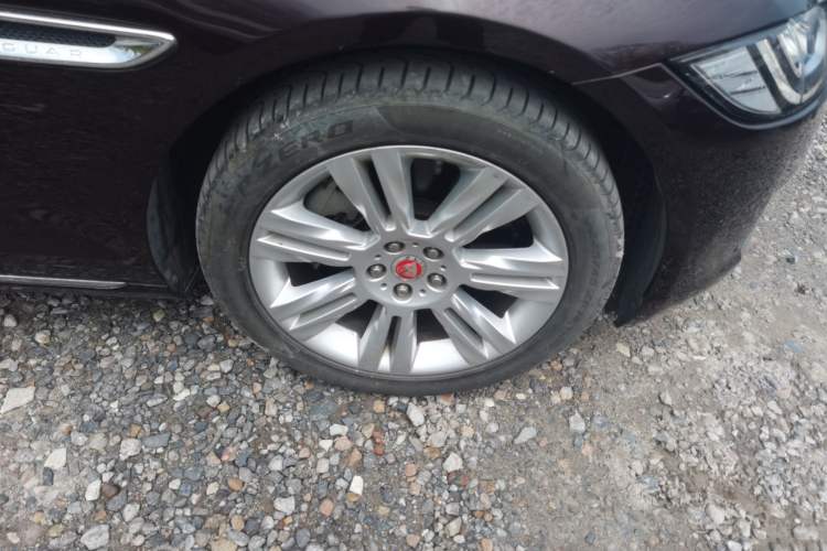 Used Jaguar XFL 2018 XFL 3.0 SC 340 PS Luxury Edition Right Front Wheel Hub