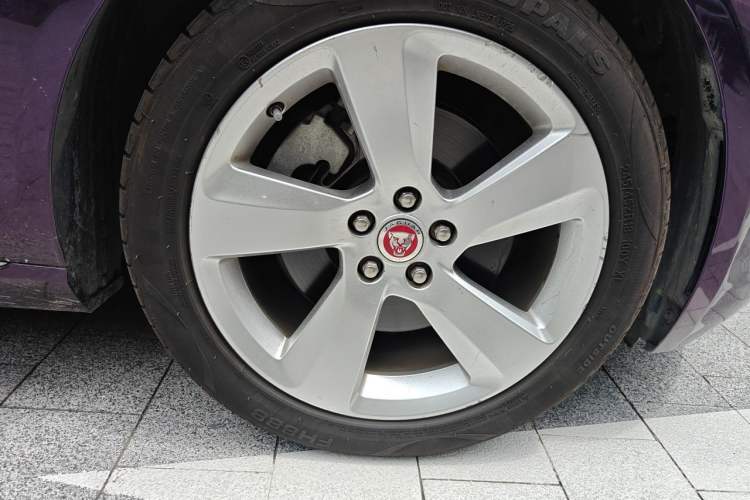 Used Jaguar XFL 2018 XFL 2.0T 200PS Elite Edition Right Front Wheel Hub