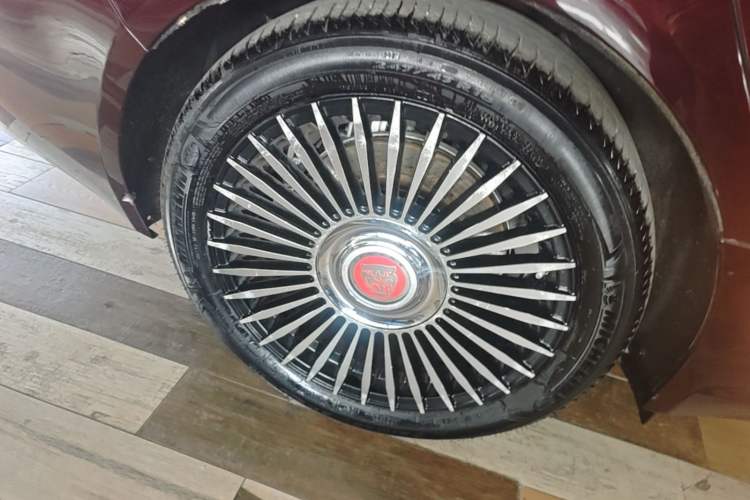Used Jaguar XFL 2018 XFL 2.0T 250 PS Premium Edition Right Rear Wheel Hub