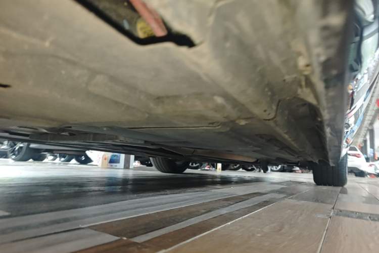 Used Jaguar XFL 2018 XFL 2.0T 250 PS Premium Edition Right Side Sill