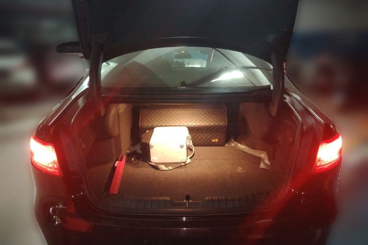 Used Jaguar XFL 2018 XFL 2.0T 250 PS Premium Edition Trunk