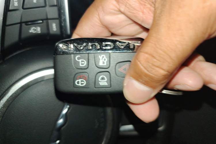 Used Jaguar XFL 2018 XFL 2.0T 250 PS Premium Edition Vehicle Key