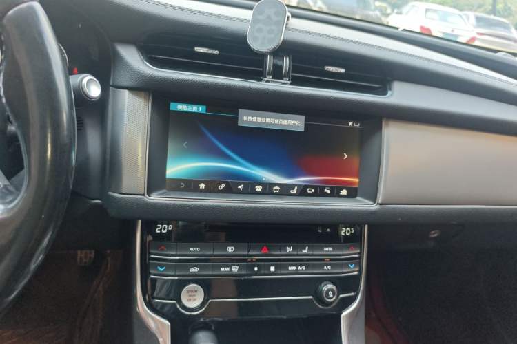 Used Jaguar XFL 2018 XFL 2.0T 250 PS Luxury Edition Audio And AC Panel