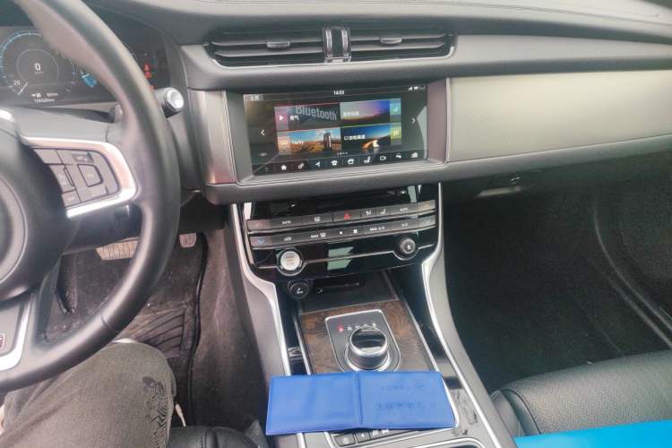 Used Jaguar XFL 2018 XFL 2.0T 250 PS Luxury Edition Audio And AC Panel