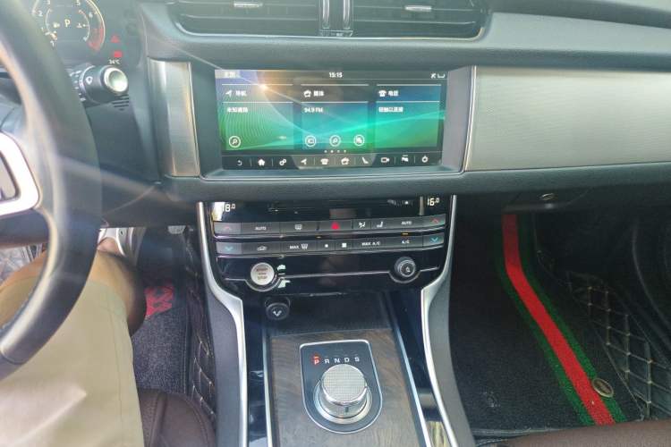 Used Jaguar XFL 2018 XFL 2.0T 250 PS Luxury Edition Audio And AC Panel