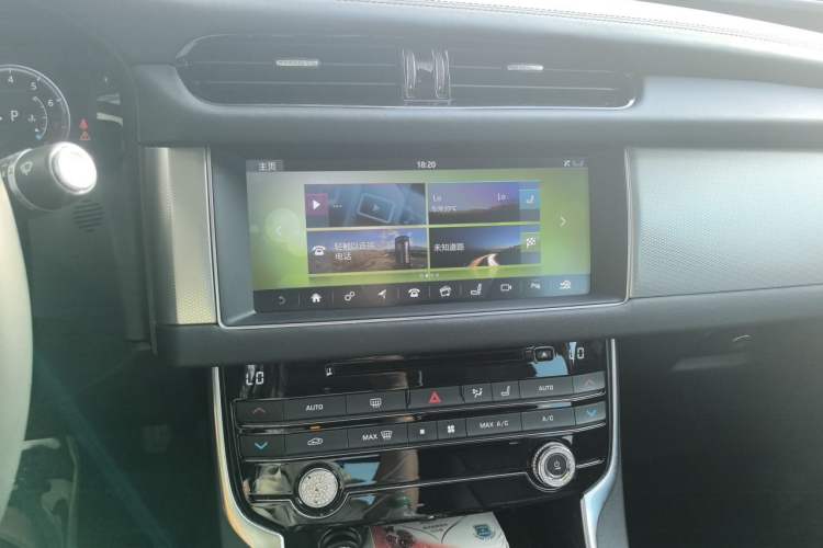 Used Jaguar XFL 2018 XFL 3.0 SC 340 PS Luxury Edition Audio And AC Panel