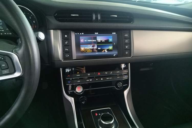 Used Jaguar XFL 2018 XFL 2.0T 200PS Elite Edition Audio And AC Panel