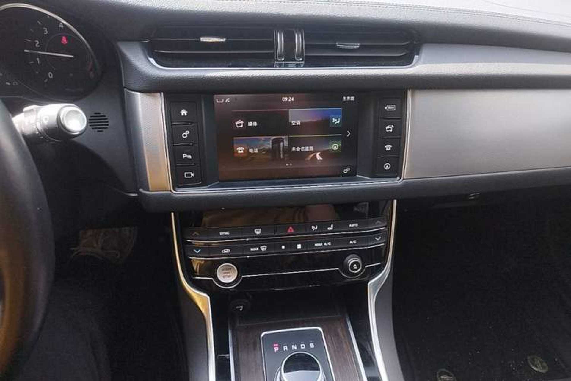 Used Jaguar XFL 2018 XFL 2.0T 200PS Elite Edition Audio And AC Panel