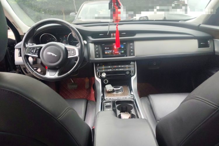 Used Jaguar XFL 2018 XFL 2.0T 200PS Elite Edition Center Console