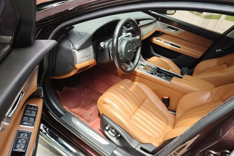 Used Jaguar XFL 2018 XFL 3.0 SC 340 PS Luxury Edition Driver Seat