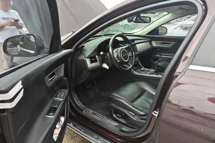 Used Jaguar XFL 2018 XFL 2.0T 200PS Elite Edition Driver Seat