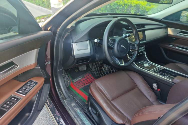 Used Jaguar XFL 2018 XFL 2.0T 250 PS Luxury Edition Driver Seat