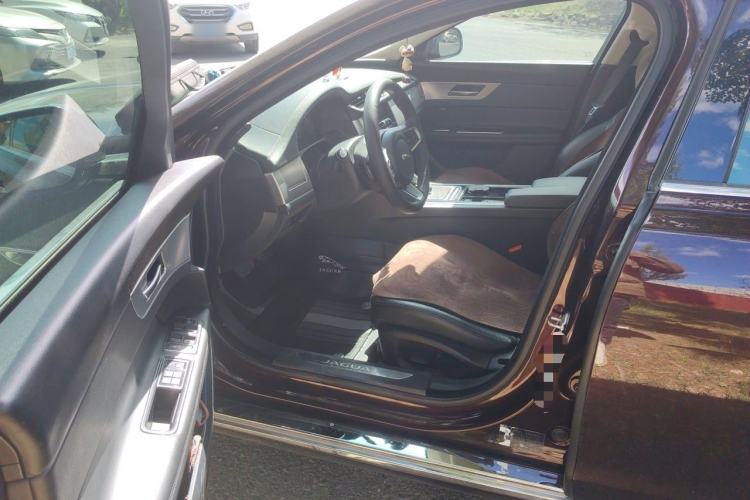 Used Jaguar XFL 2018 XFL 2.0T 250 PS Luxury Edition Driver Seat