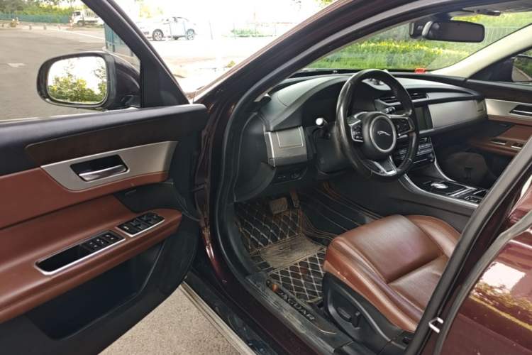 Used Jaguar XFL 2018 XFL 2.0T 250 PS Luxury Edition Driver Seat