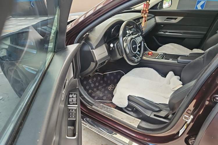 Used Jaguar XFL 2018 XFL 2.0T 200PS Elite Edition Driver Seat