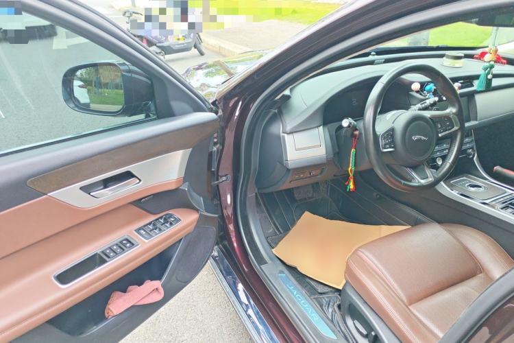Used Jaguar XFL 2018 XFL 2.0T 250 PS Luxury Edition Driver Seat