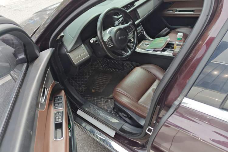 Used Jaguar XFL 2018 XFL 2.0T 250 PS Luxury Edition Driver Seat