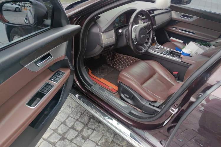 Used Jaguar XFL 2018 XFL 2.0T 250 PS Luxury Edition Driver Seat
