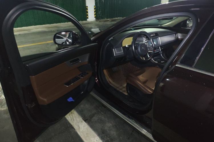 Used Jaguar XFL 2018 XFL 2.0T 250 PS Luxury Edition Driver Seat