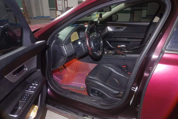 Used Jaguar XFL 2018 XFL 2.0T 250 PS Premium Edition Driver Seat
