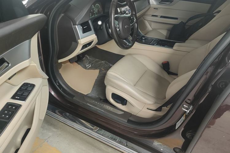 Used Jaguar XFL 2018 XFL 2.0T 250 PS Luxury Edition Driver Seat
