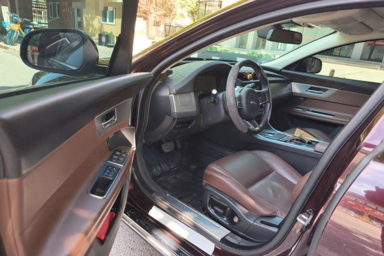 Used Jaguar XFL 2018 XFL 2.0T 250 PS Luxury Edition Driver Seat
