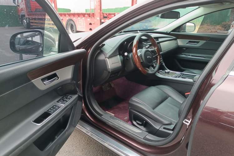 Used Jaguar XFL 2018 XFL 2.0T 200PS Elite Edition Driver Seat