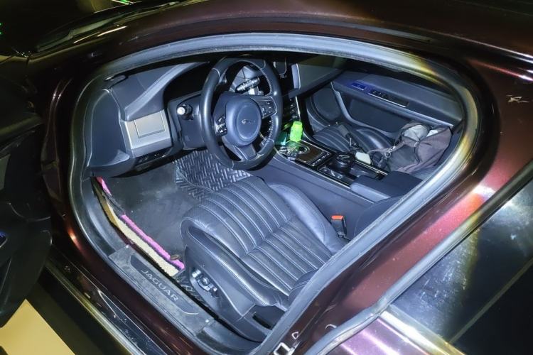 Used Jaguar XFL 2018 XFL 3.0 SC 340 PS Luxury Edition Driver Seat