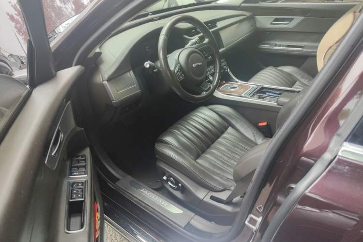 Used Jaguar XFL 2018 XFL 3.0 SC 340 PS Luxury Edition Driver Seat