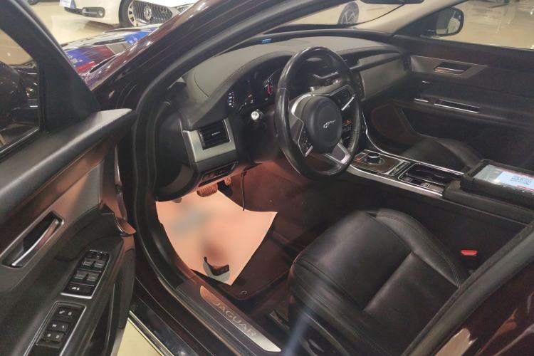 Used Jaguar XFL 2018 XFL 2.0T 200PS Elite Edition Driver Seat