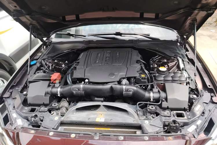 Used Jaguar XFL 2018 XFL 3.0 SC 340 PS Luxury Edition Engine Bay