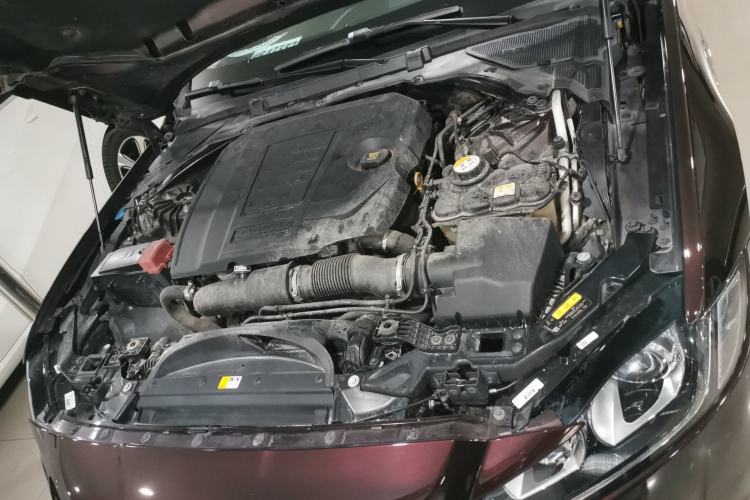 Used Jaguar XFL 2018 XFL 2.0T 200PS Elite Edition Engine Bay