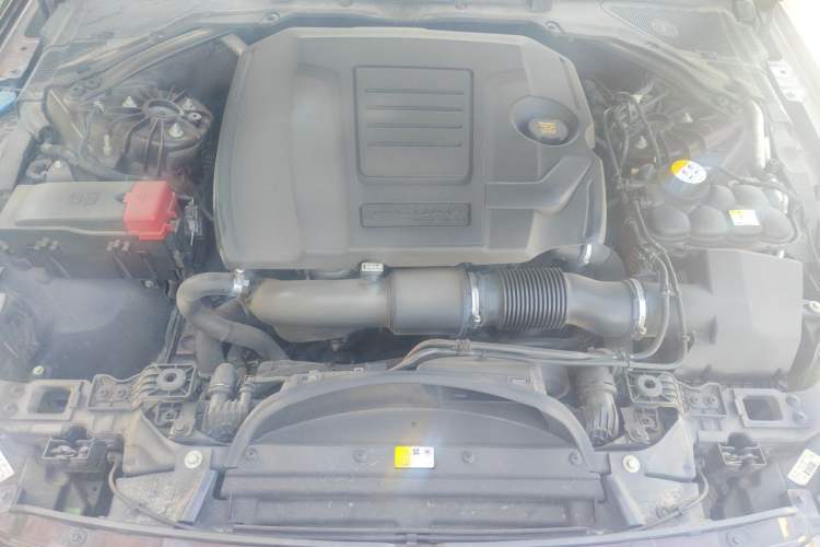 Used Jaguar XFL 2018 XFL 2.0T 250 PS Luxury Edition Engine Bay