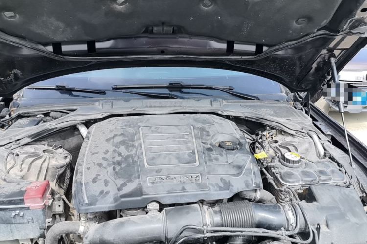 Used Jaguar XFL 2018 XFL 2.0T 250 PS Luxury Edition Engine Bay