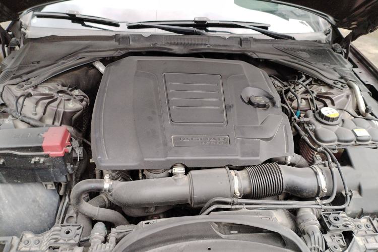 Used Jaguar XFL 2018 XFL 2.0T 200PS Elite Edition Engine Bay