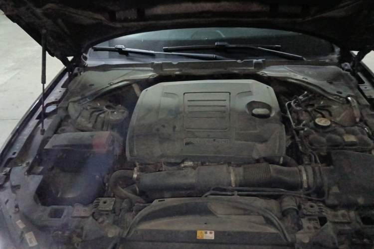 Used Jaguar XFL 2018 XFL 2.0T 250 PS Luxury Edition Engine Bay
