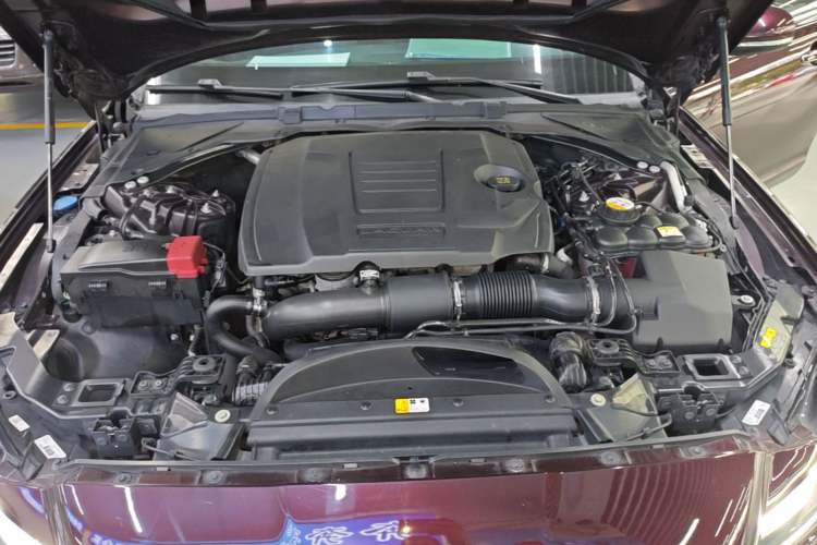 Used Jaguar XFL 2018 XFL 2.0T 250 PS Luxury Edition Engine Bay